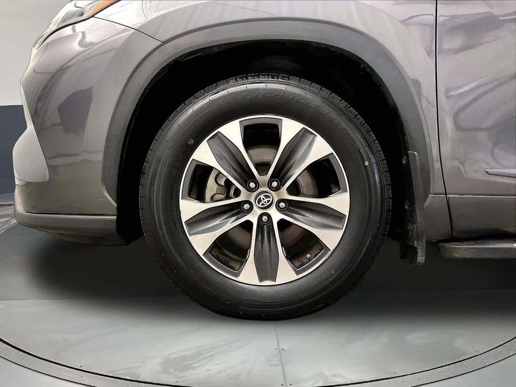 Used 2022 Gray Toyota XLE image 12