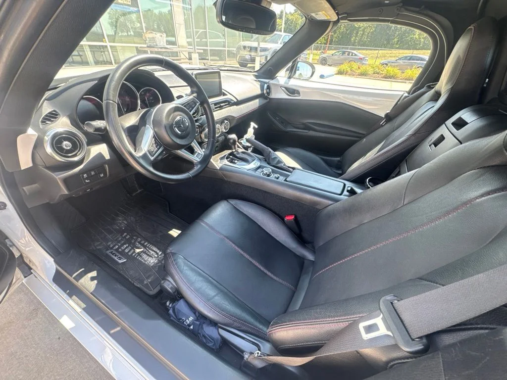Used 2017 White Mazda Grand Touring image 11