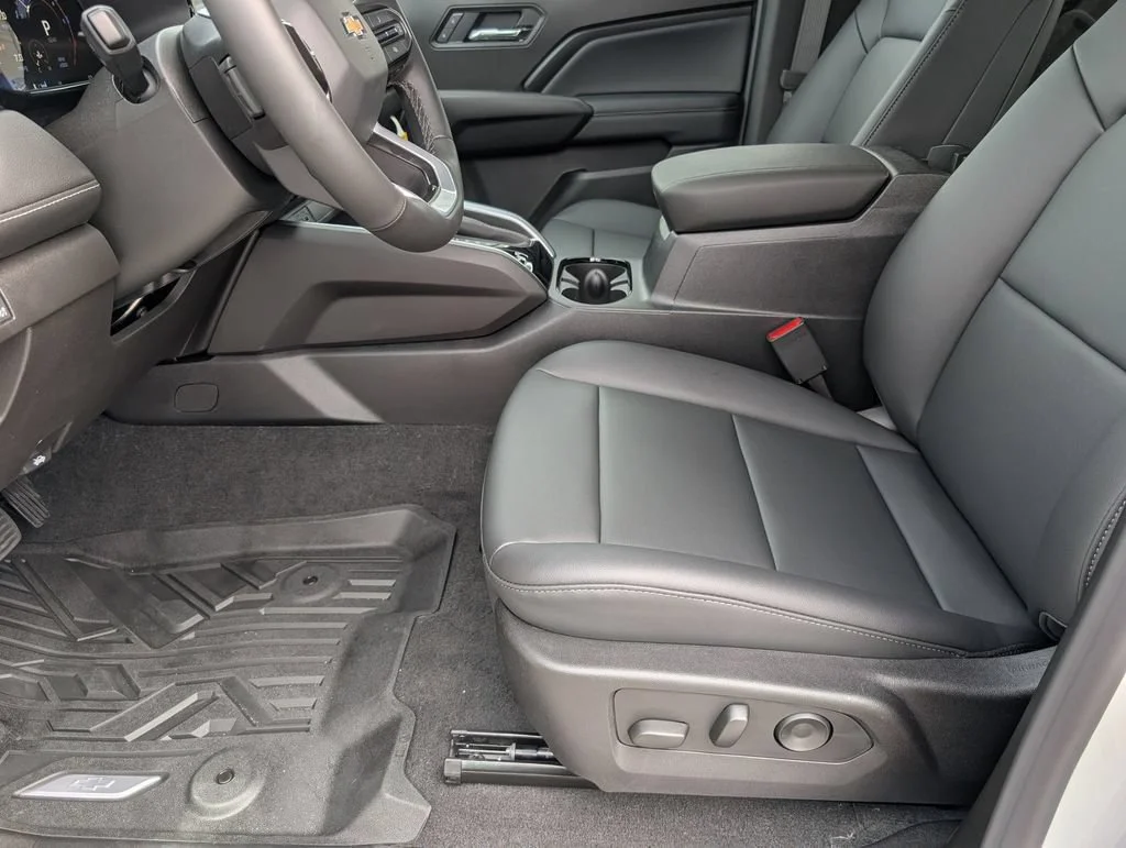2026 Chevrolet Colorado LT - Photo 13