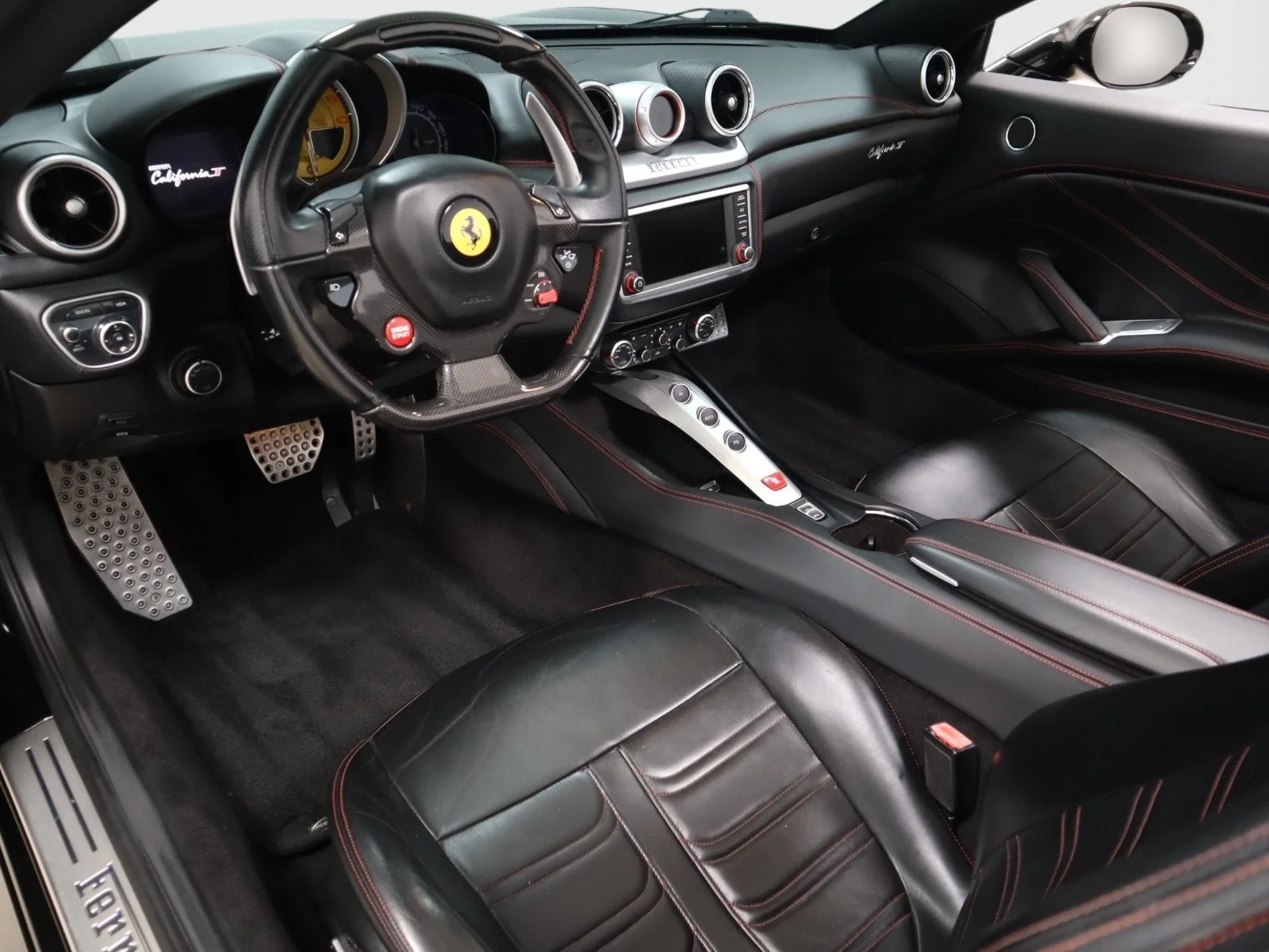 Used 2016 Nero Daytona Ferrari T image 16