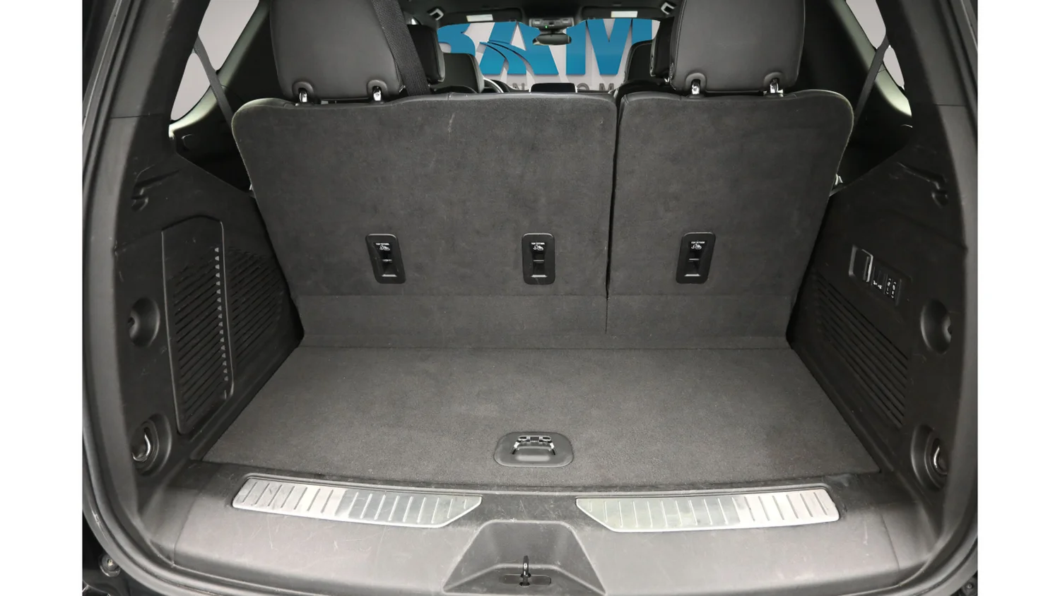 Used 2024 Black Chevrolet Premier image 33
