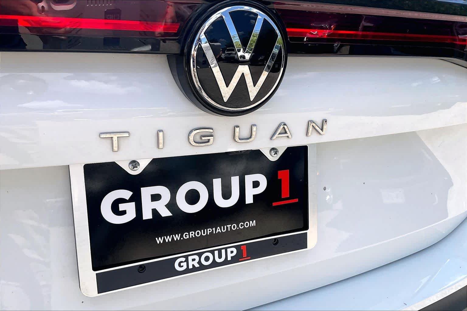 Used 2026 Pure White Volkswagen SE image 30