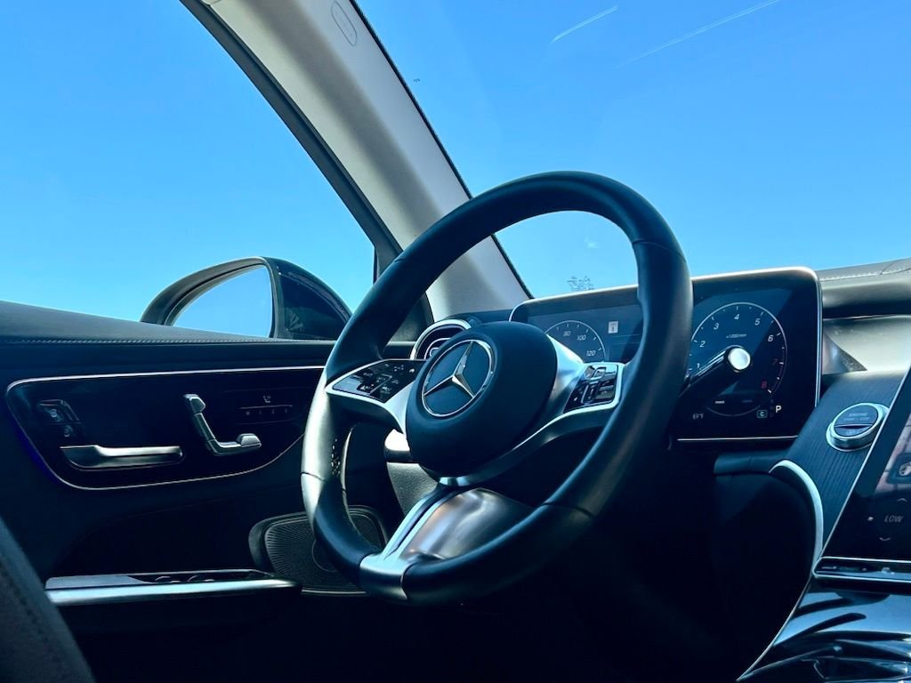 Used 2024  Mercedes-Benz GLC 300 image 9
