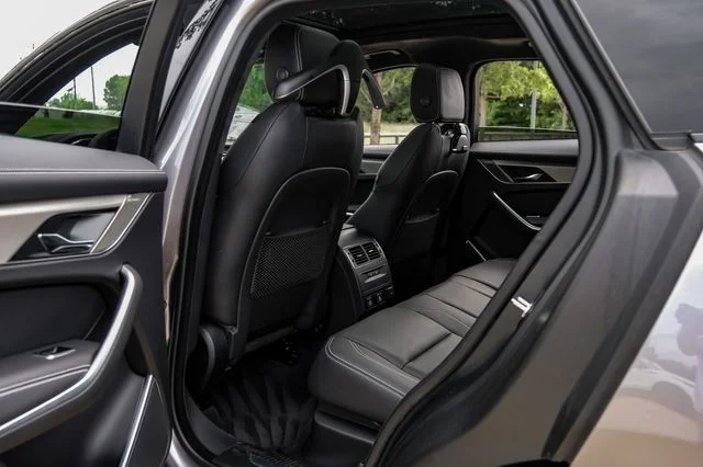 2026 Jaguar F-Pace R-Dynamic S - Photo 47
