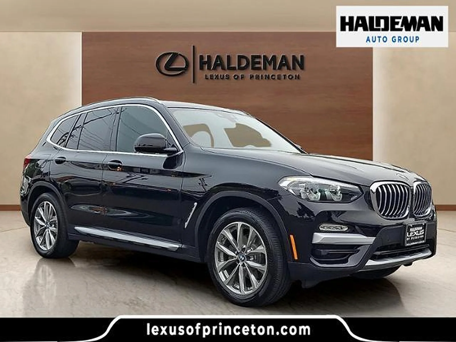 Used 2019  BMW xDrive30i image 1