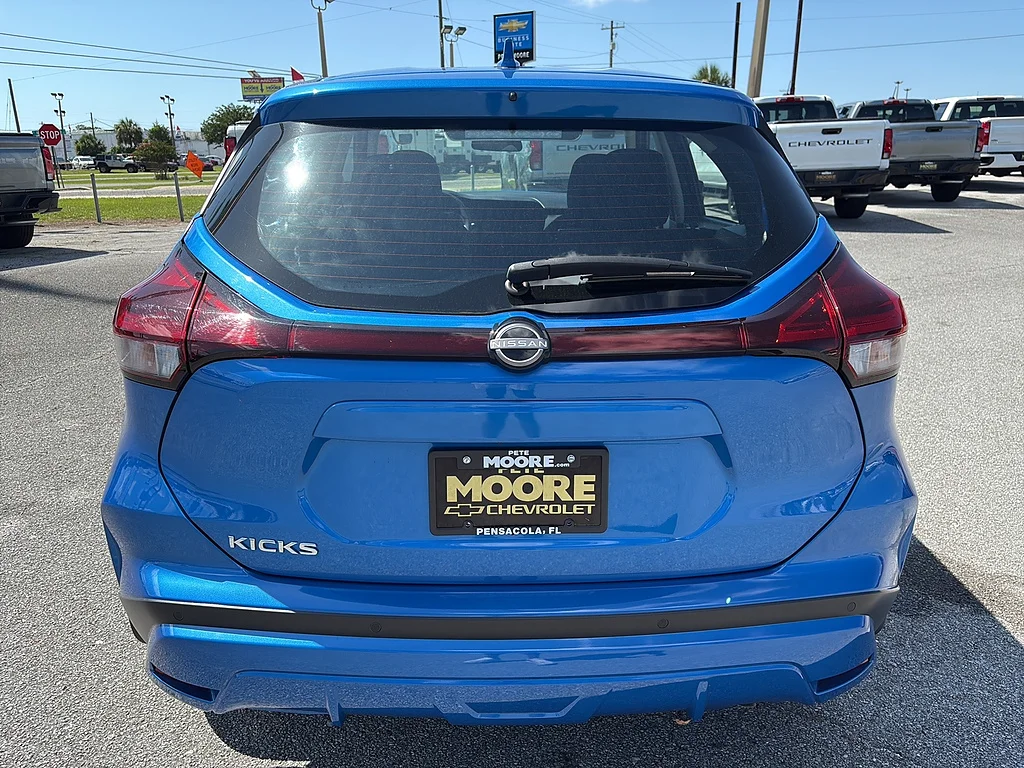 Used 2025 Electric Blue Metallic Nissan  image 7