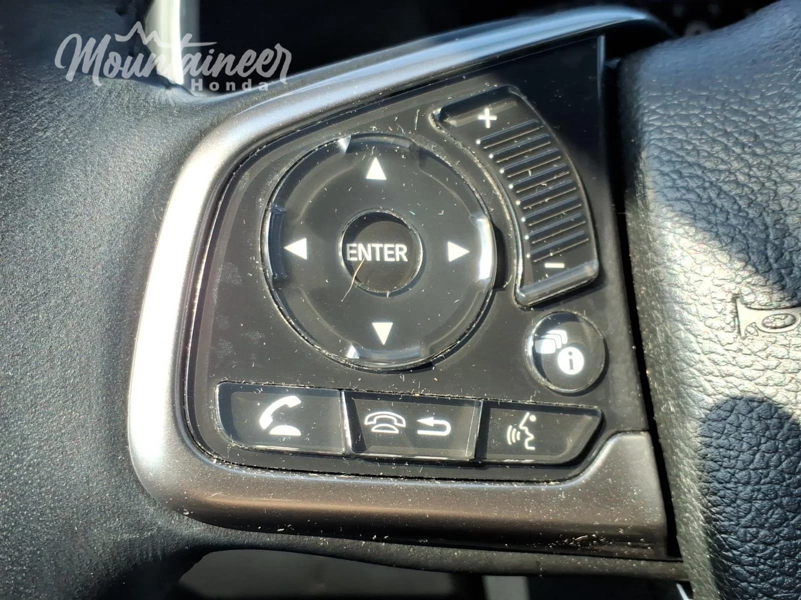 Used 2018 Obsidian Blue Pearl Honda EX-L image 29