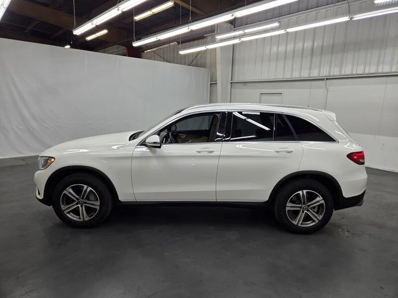 Used 2018 White Mercedes-Benz GLC 300 image 2