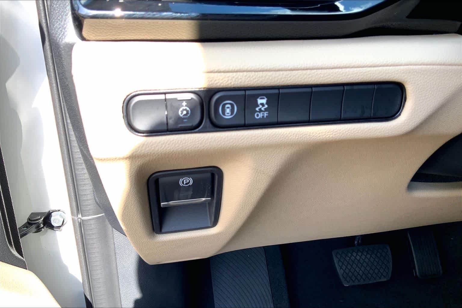 Used 2025 Platinum White Pearl Acura  image 36