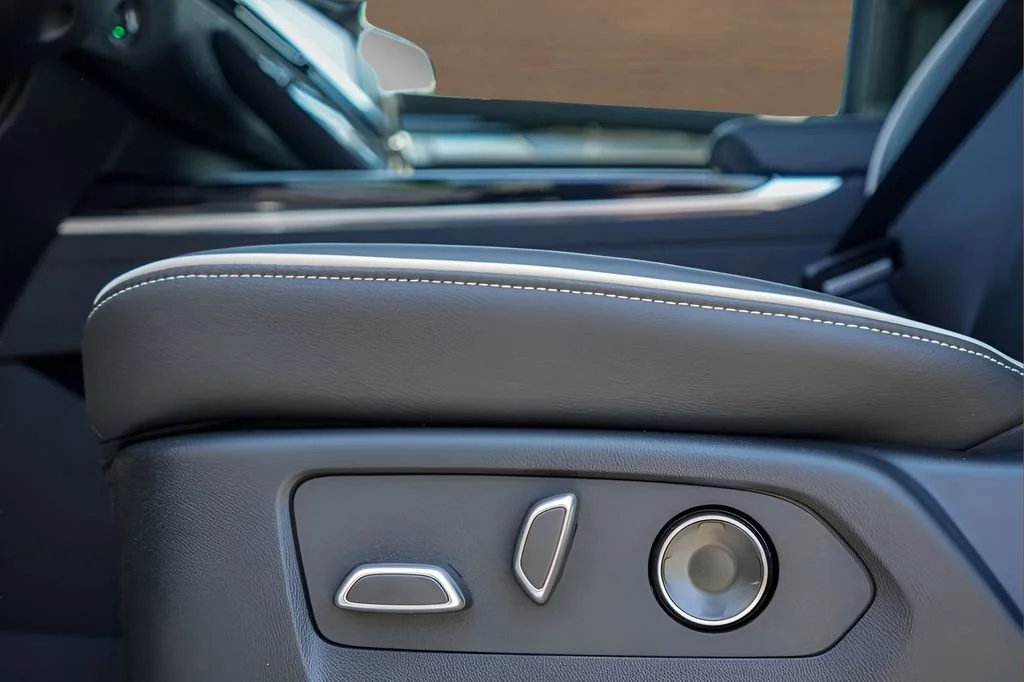 2026 Cadillac Escalade Sport - Photo 18