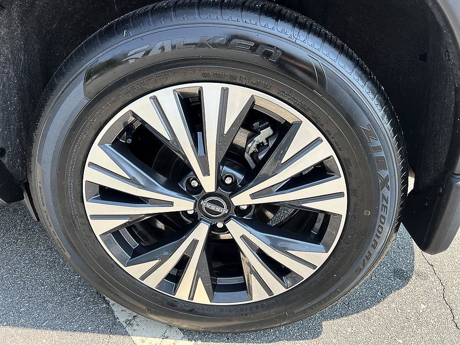 Certified Used 2023 Gun Metallic Nissan SV image 10