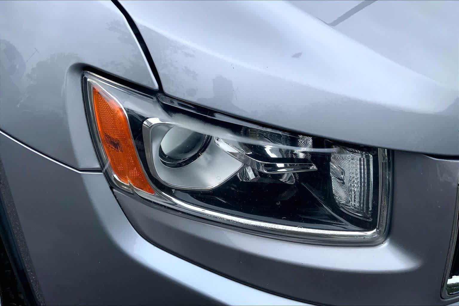 Used 2014 Billet Silver Metallic Clearcoat Jeep Laredo image 25