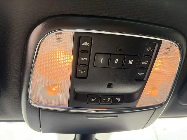 Used 2018 White Jeep Limited image 21