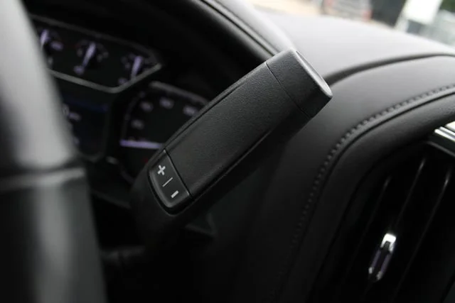 Used 2022 SATIN STEEL METALLIC GMC SLT image 11