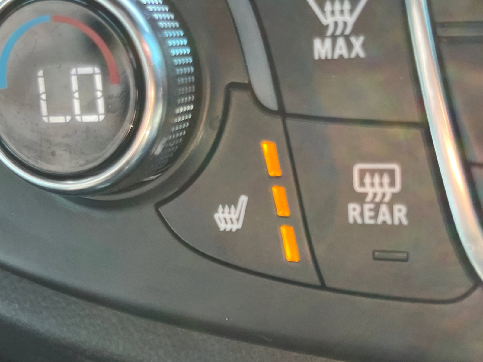 Used 2022 Summit White Chevrolet RS image 20