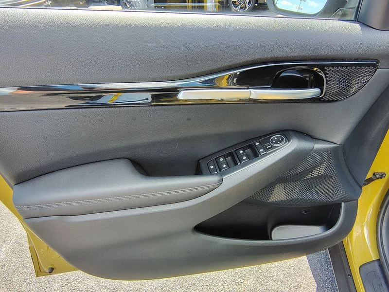 Used 2024 Green Kia S image 12