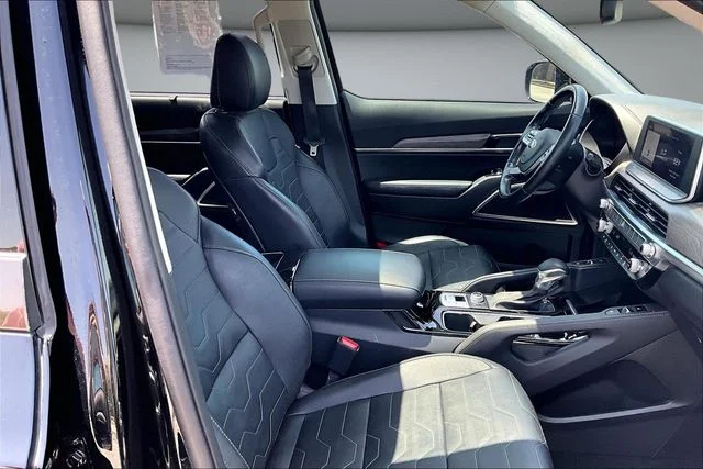 Used 2021 Ebony Black Kia SX image 30