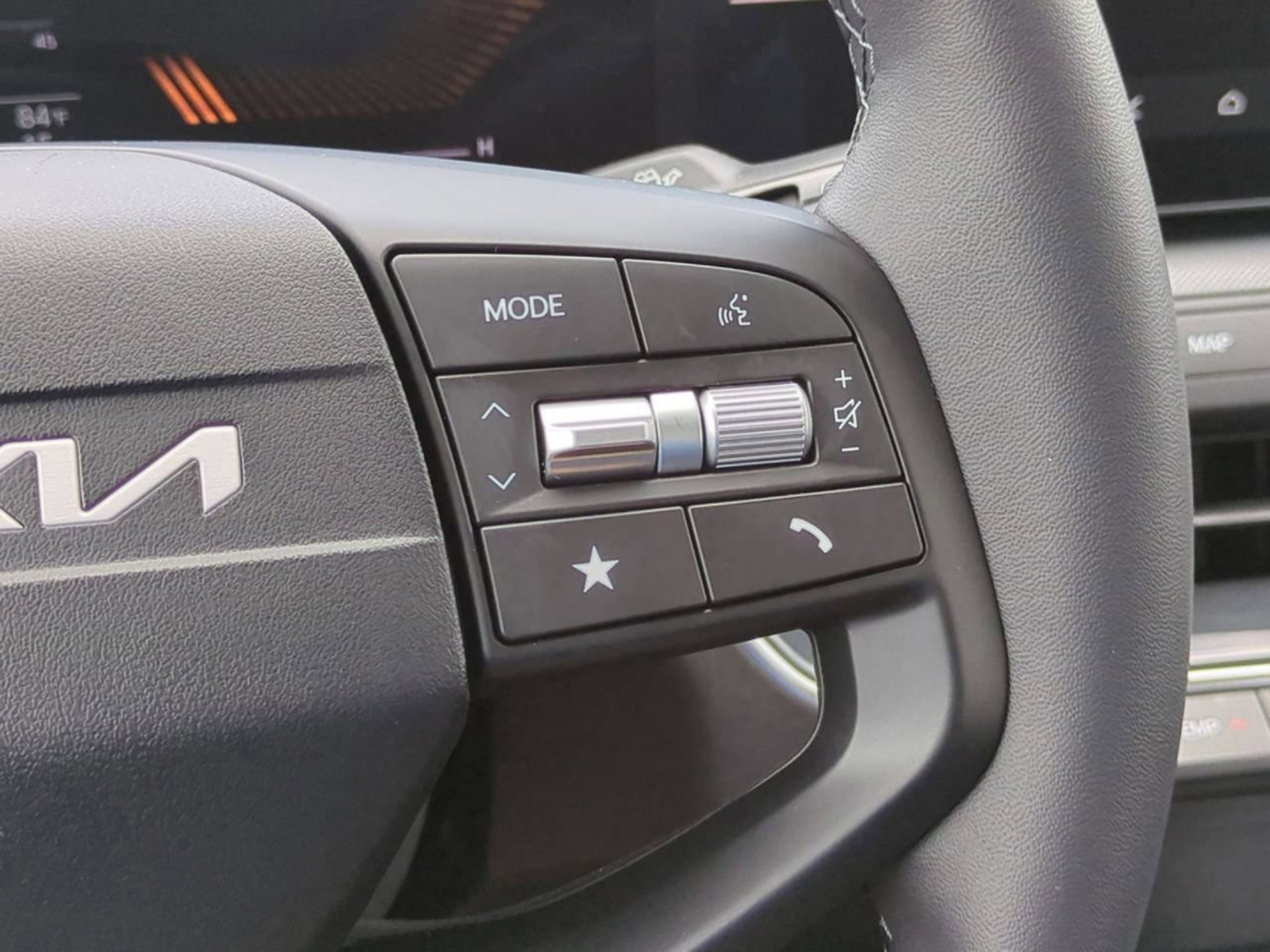 New 2026 Snow White Pearl Kia EX image 27