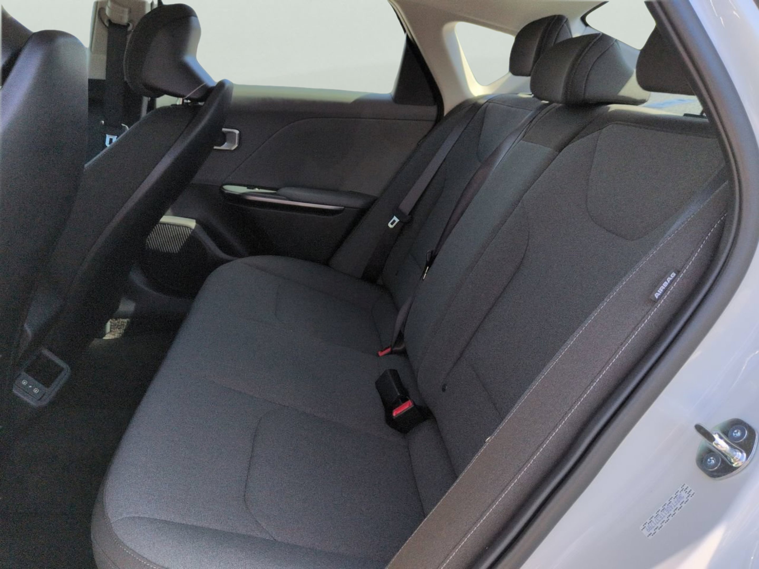 New 2026 Snow White Pearl Kia LXS image 15