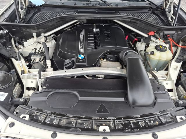 Used 2019 Black BMW M550i xDrive image 30