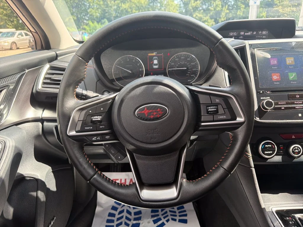 Used 2018 Silver Subaru 2.0i Limited image 14