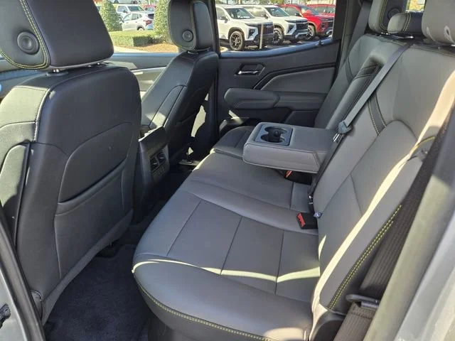 2025 Chevrolet Colorado ZR2 - Photo 7