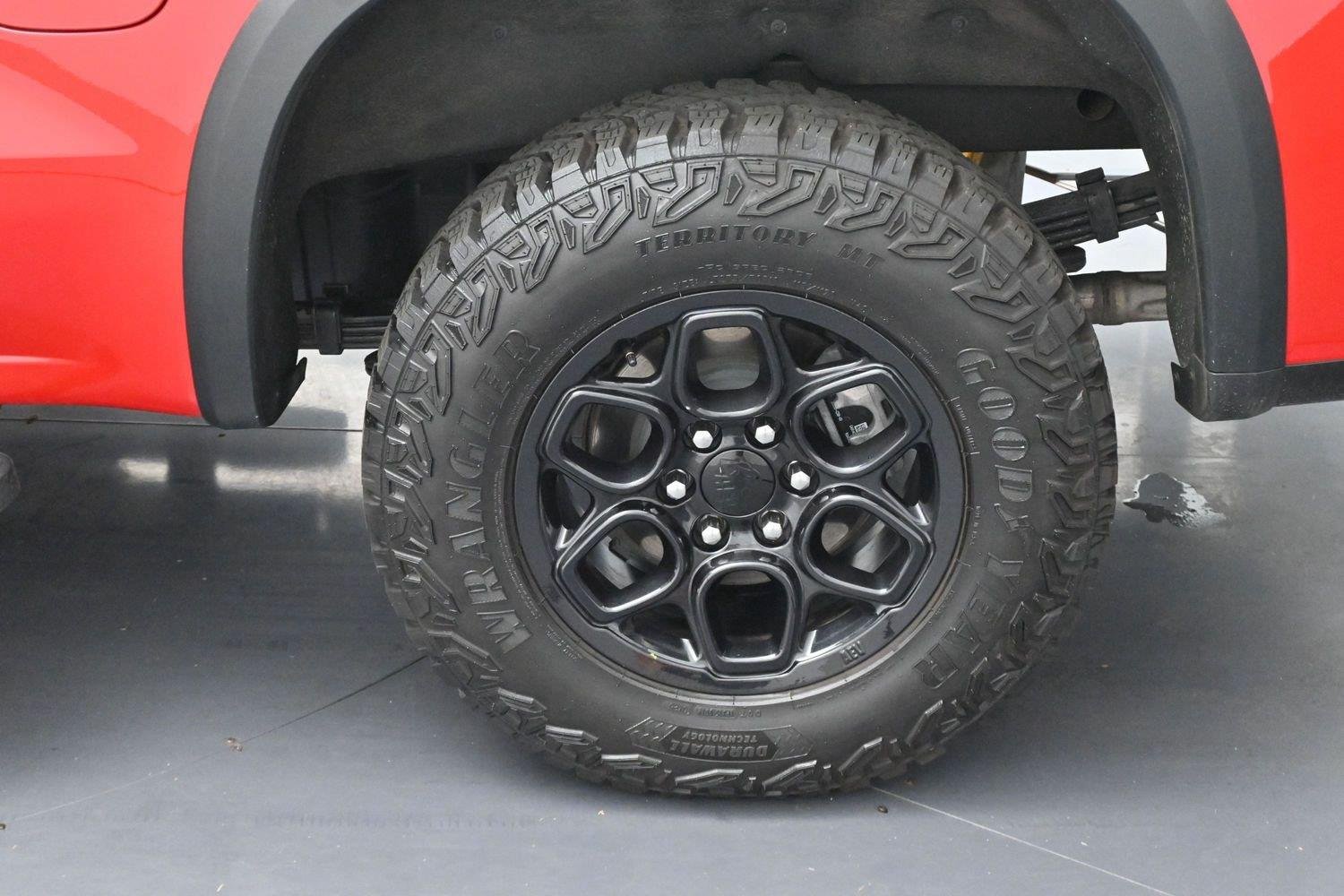 Used 2024 Red Hot Chevrolet ZR2 image 36