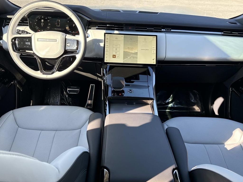 New 2026 Giola Green Land Rover Dynamic SE image 2