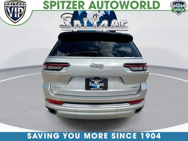 Used 2024 Silver Jeep Summit image 8