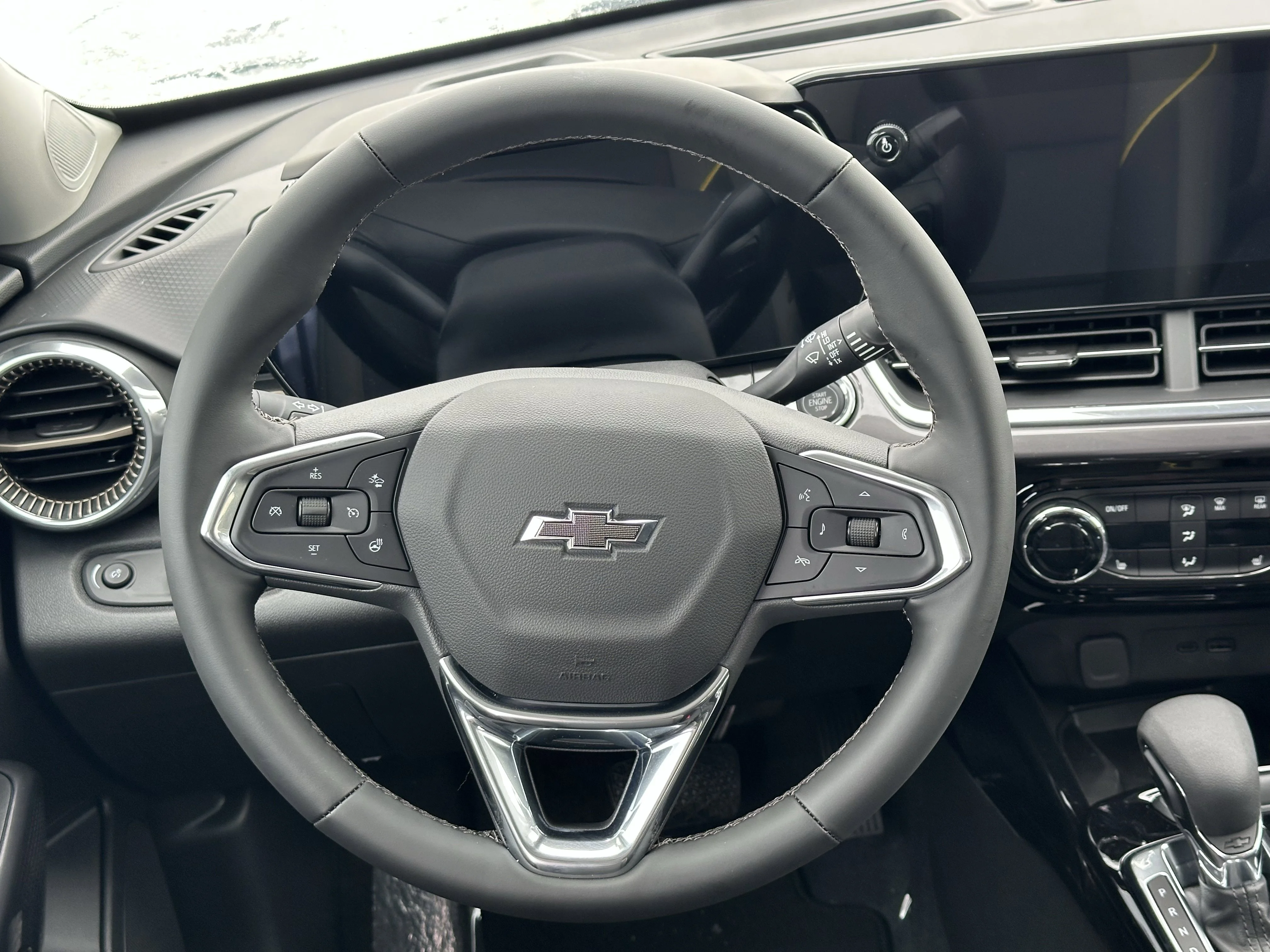 New 2026 Mosaic Black Metallic Chevrolet ACTIV image 10