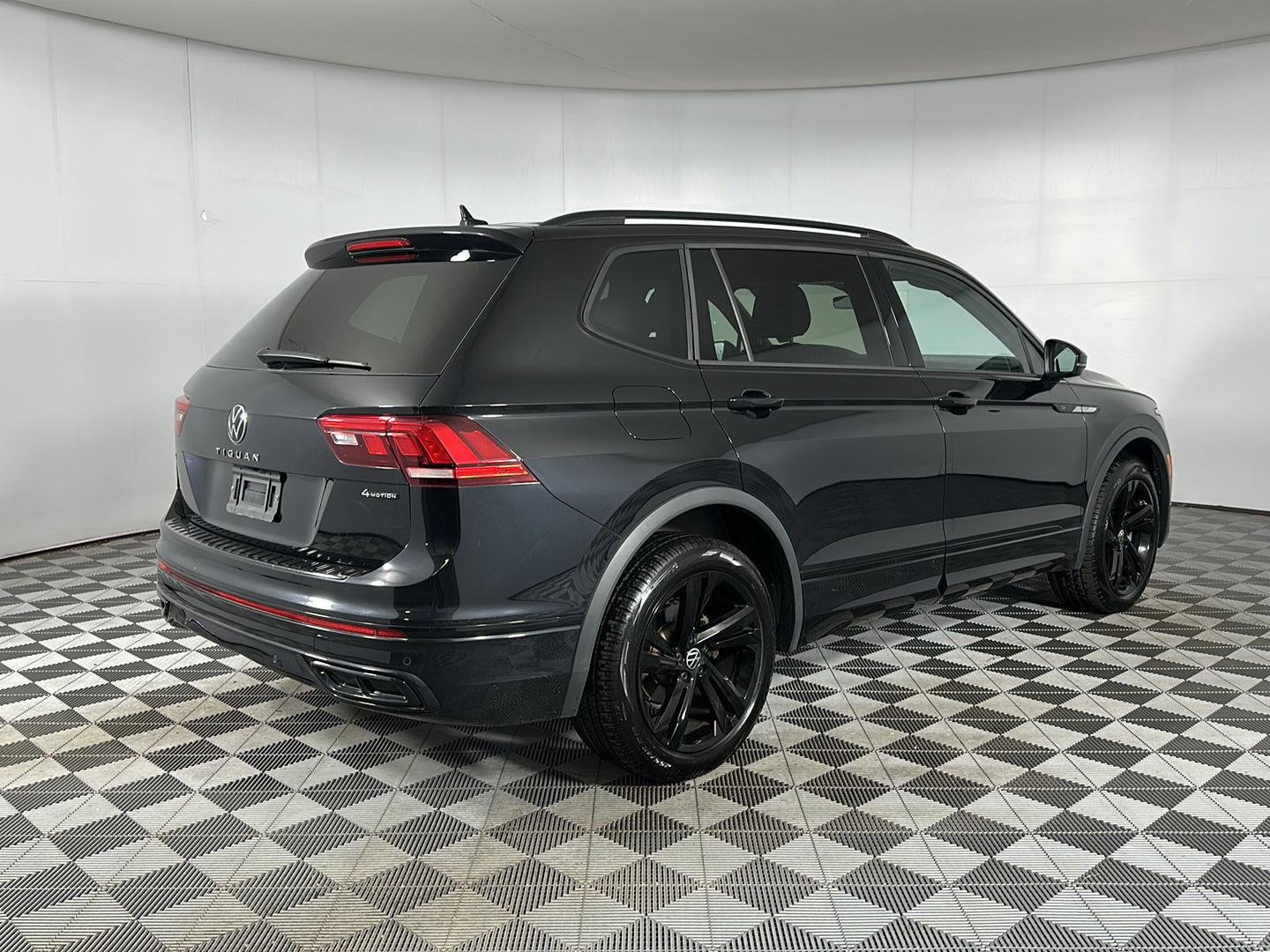 Used 2024 Deep Black Pearl Volkswagen SE R-Line Black image 28