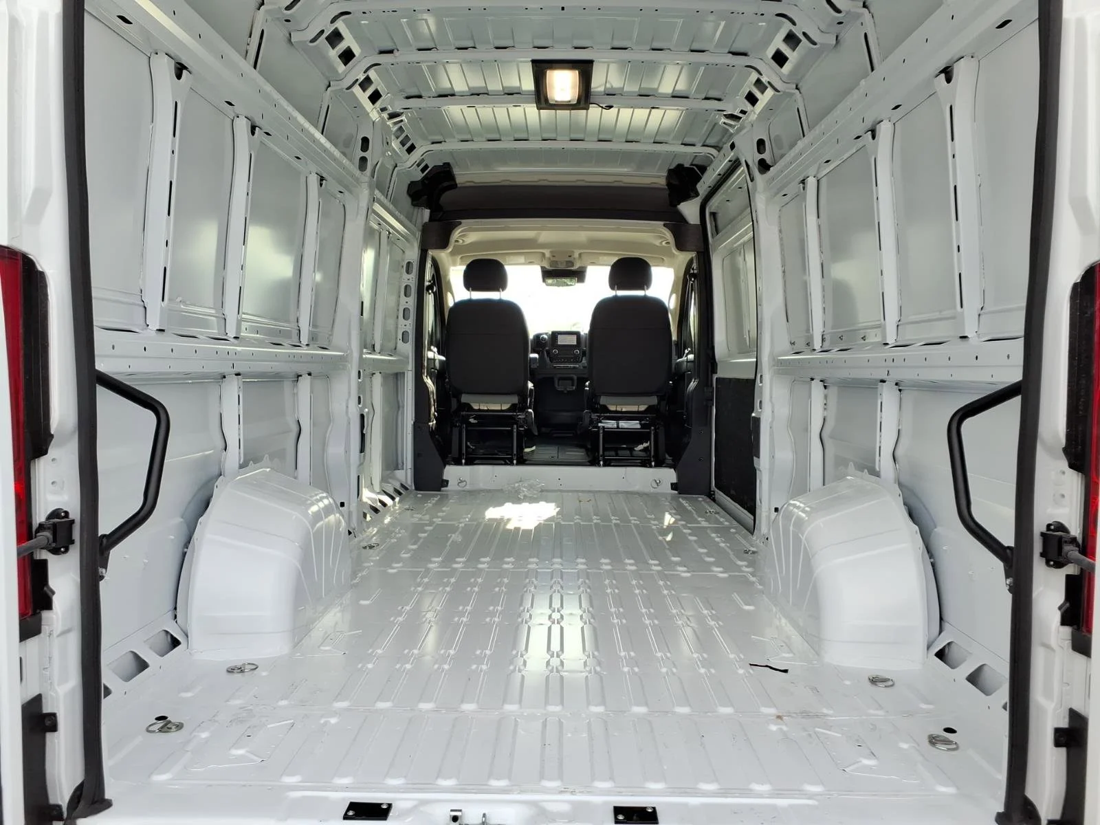 New 2026 Bright White Clearcoat Ram Tradesman image 19