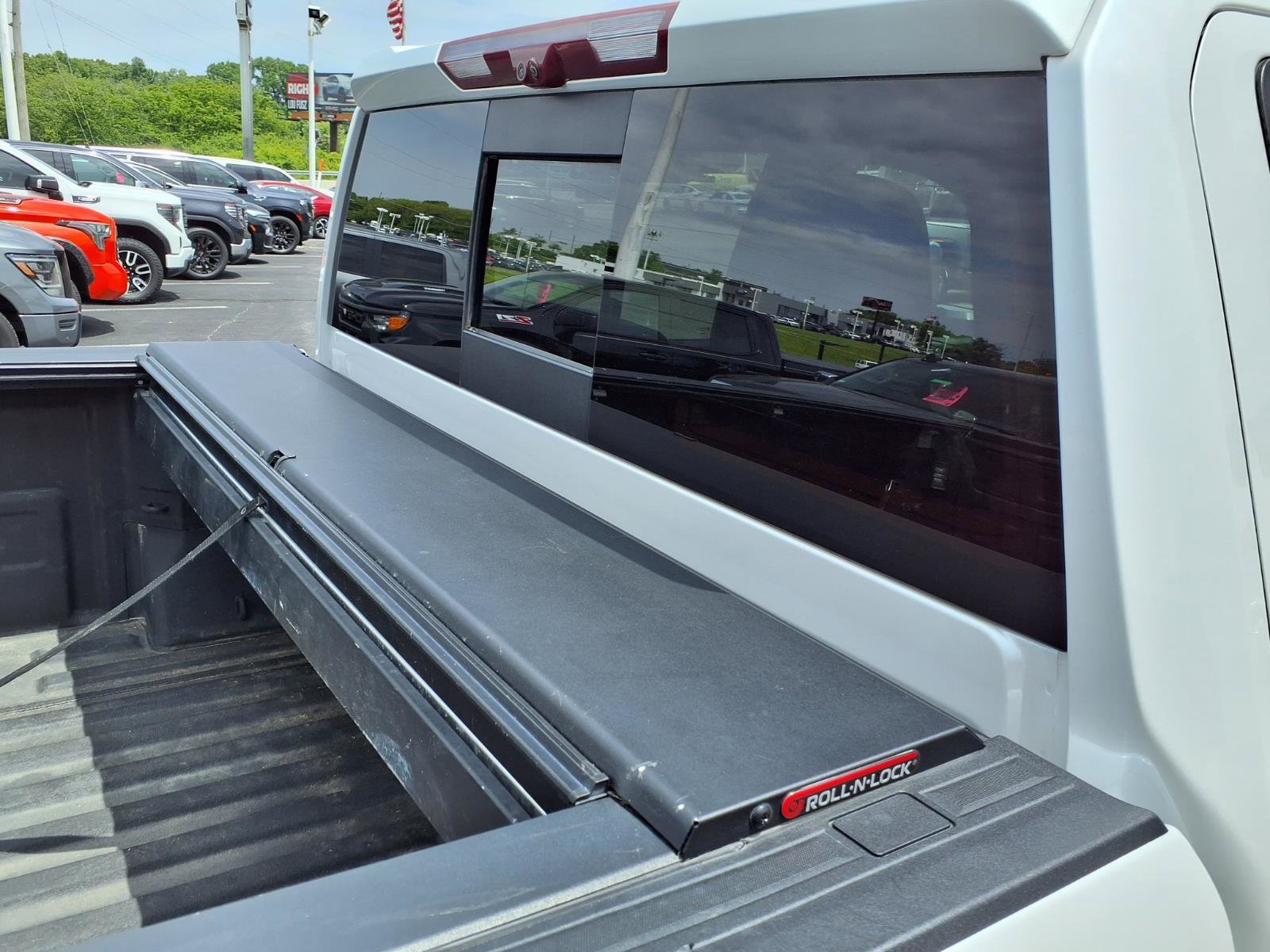 Used 2023 Iridescent Pearl Tricoat Chevrolet High Country image 4