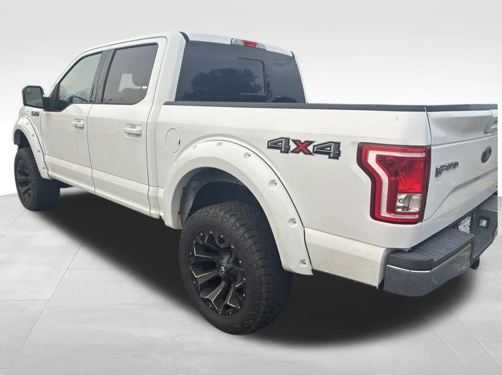 Used 2016 White Ford Lariat image 7