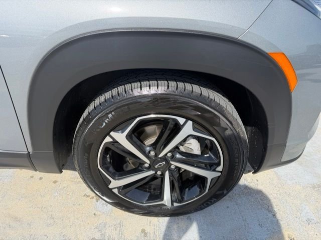 Used 2023 Gray Chevrolet RS image 9