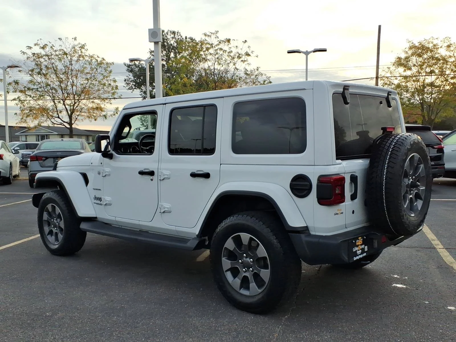 Used 2020 Bright White Clearcoat Jeep Sahara image 10