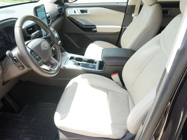 Used 2023 Black Ford Platinum image 19
