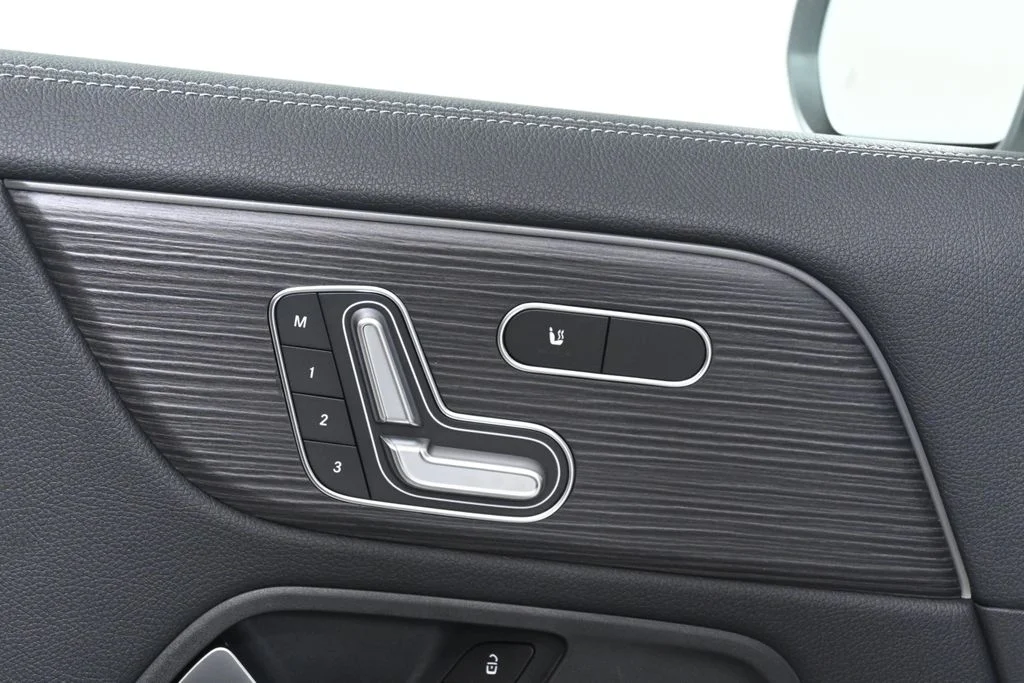 New 2026 White Mercedes-Benz GLA 250 image 24