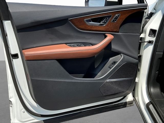 Used 2025  Audi 55 Premium image 22