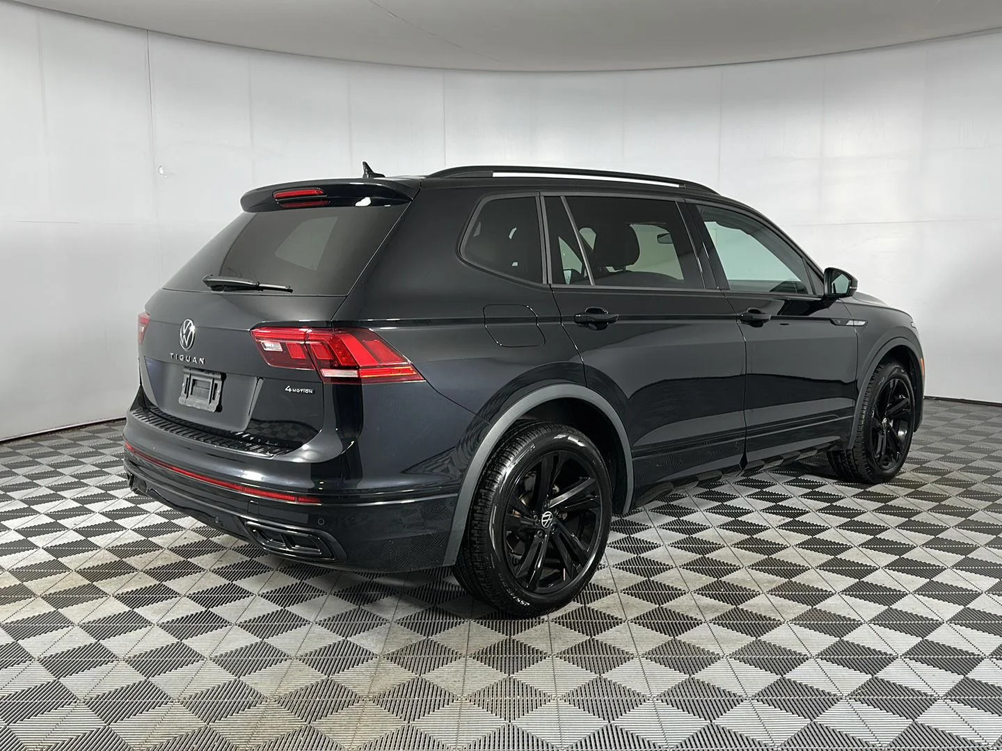 Used 2024 Deep Black Pearl Volkswagen SE R-Line Black image 28