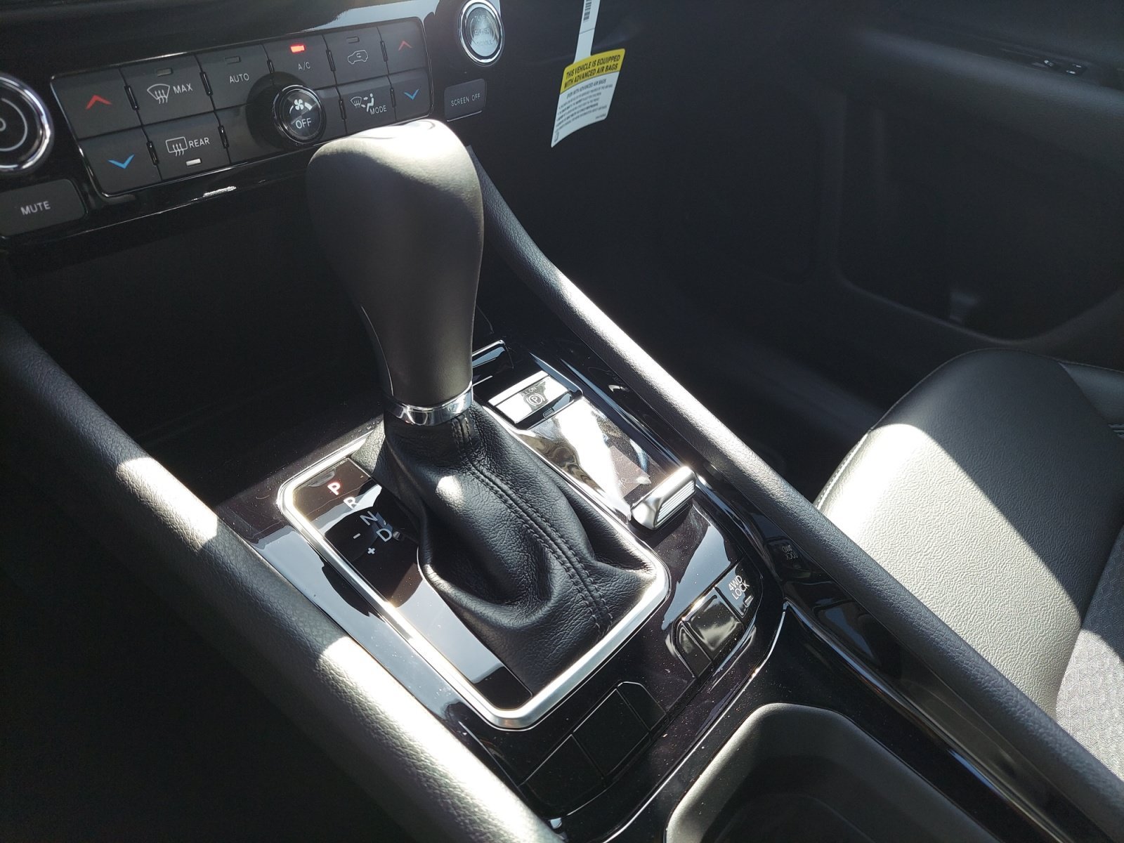 New 2026 Hydro Blue Pearlcoat Jeep Latitude Altitude image 20