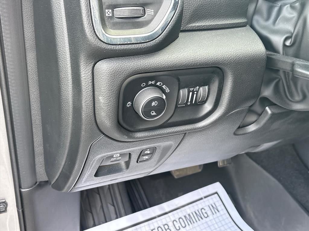 Used 2025 Silver Ram Laramie image 8