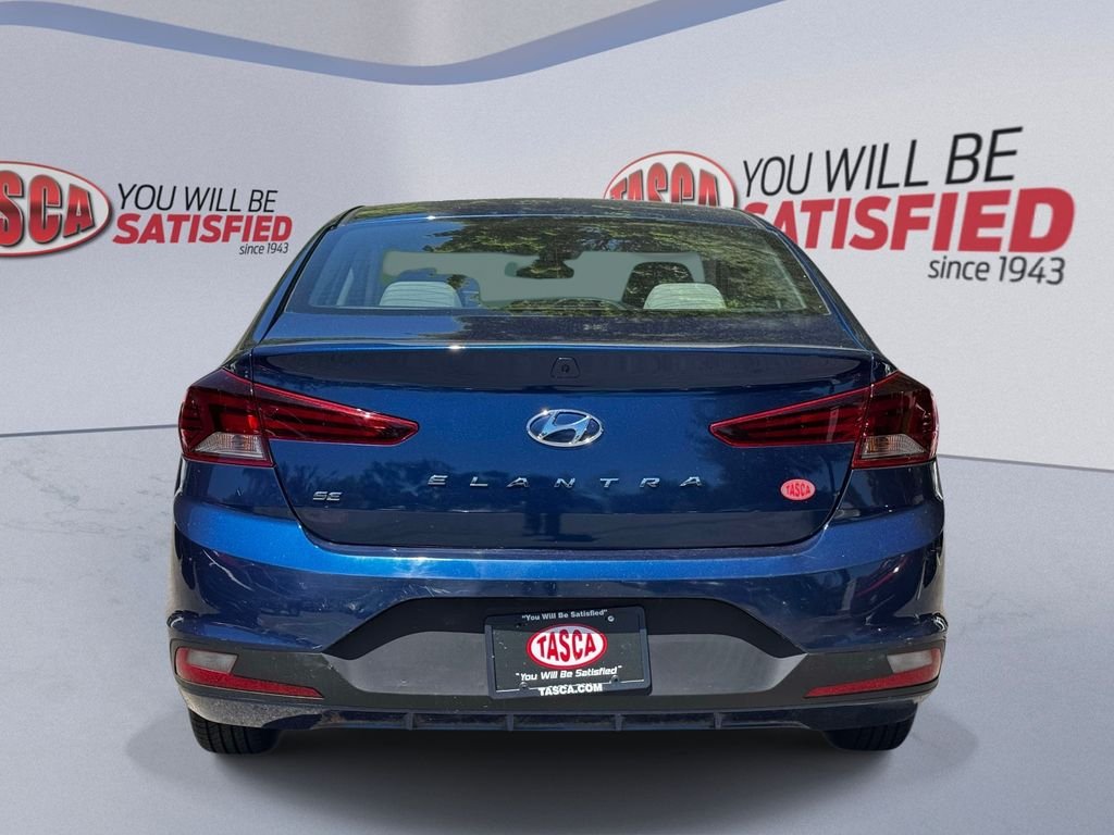 Used 2020 Blue Hyundai SE image 4