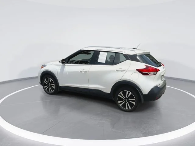 Used 2018 White Nissan SV image 8