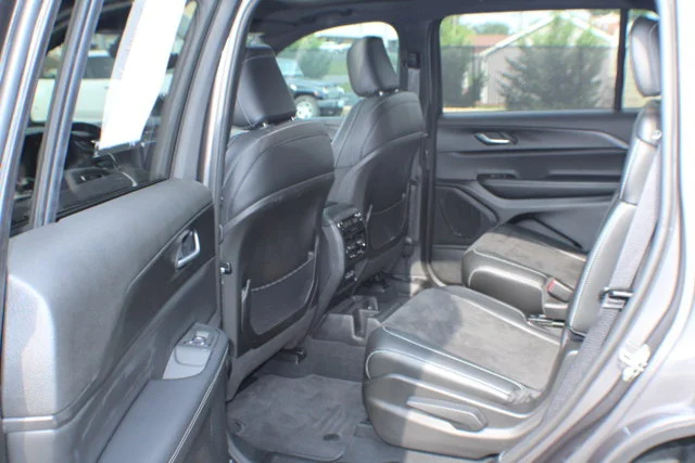 Used 2024 Baltic Gray Metallic Clearcoat Jeep Altitude X image 15