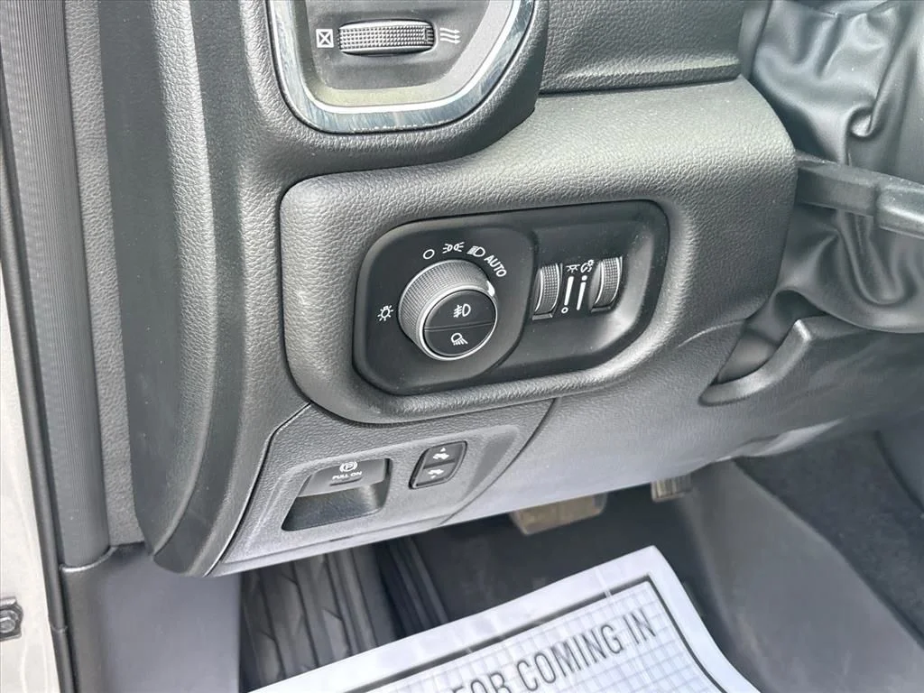 Used 2025 Silver Ram Laramie image 8