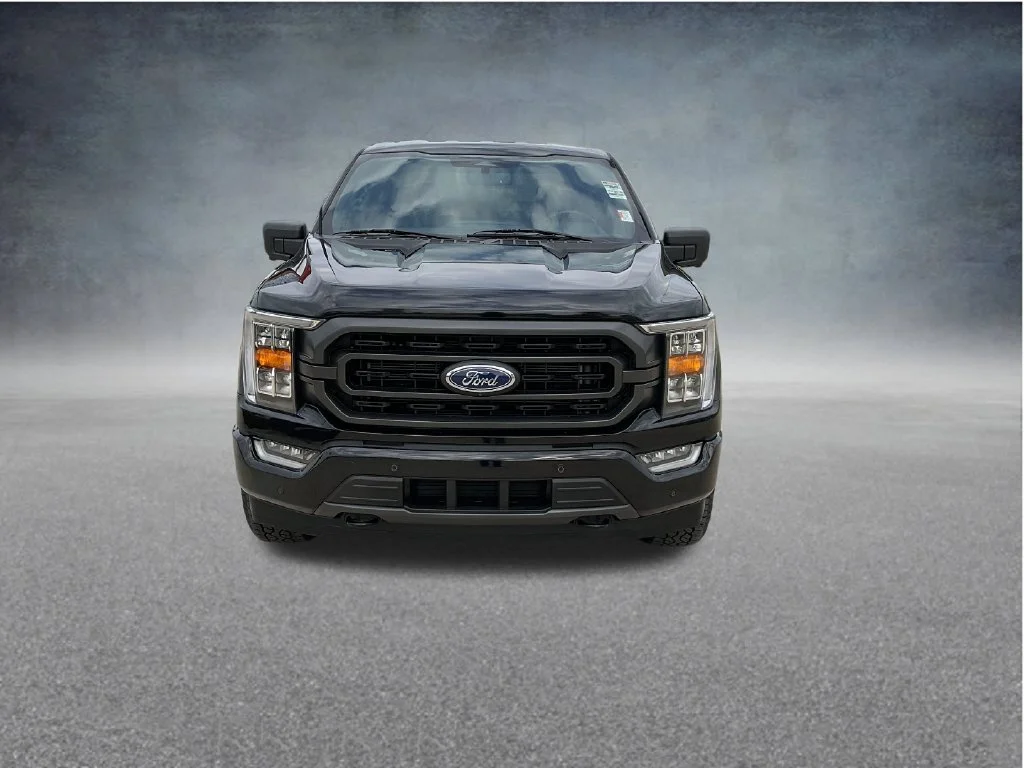 Used 2023 Black Ford XLT image 2