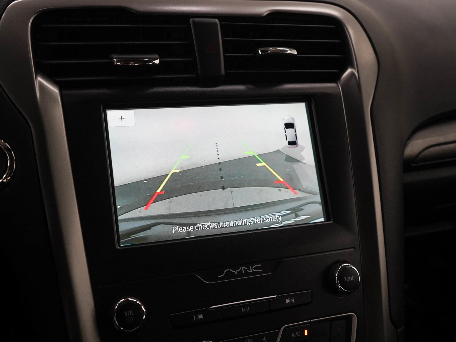 Used 2020 Magnetic Ford SE image 20