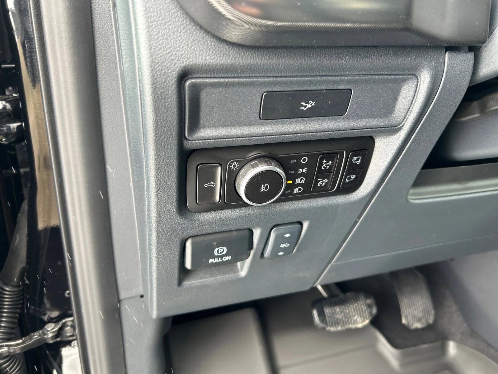 New 2026 Agate Black Metallic Ford Tremor image 16