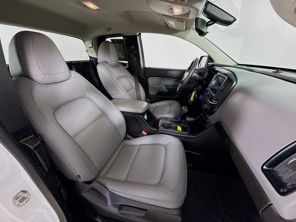 Used 2019 WHITE Chevrolet Work Truck image 25